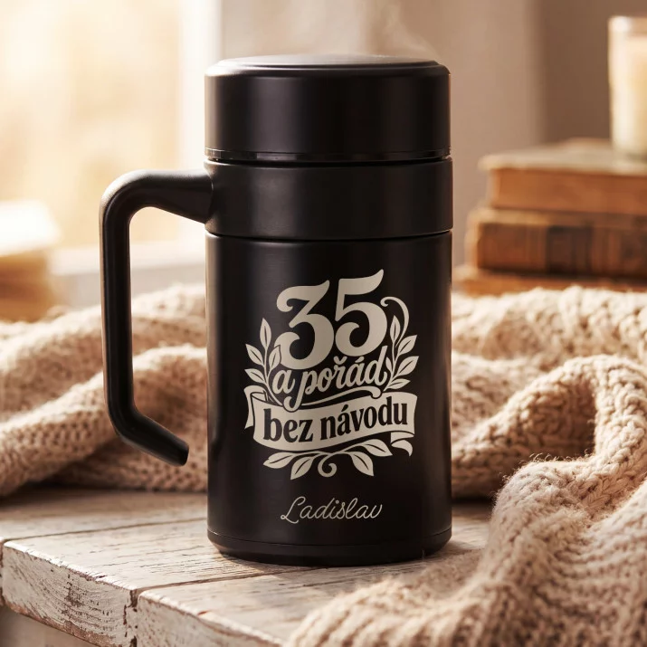 Termohrnek S Uchem 400 Ml K 35 Narozeninám Dárek Pro 35Letou Ženu : 35 A Pořád Bez Návodu Termohrnek S Uchem 400 Ml K 35 Narozeninám Dárek Pro 35Letou Ženu : 35 A Pořád Bez Návodu
