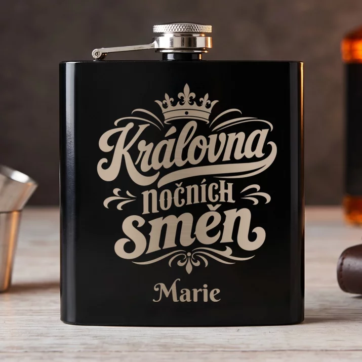 Placatka S Gravírováním Pro Maminku Po Porodu Dárek Ke Dni Matek Pro Ženu: Královna Nočních Směn Placatka S Gravírováním Pro Maminku Po Porodu Dárek Ke Dni Matek Pro Ženu: Královna Nočních Směn