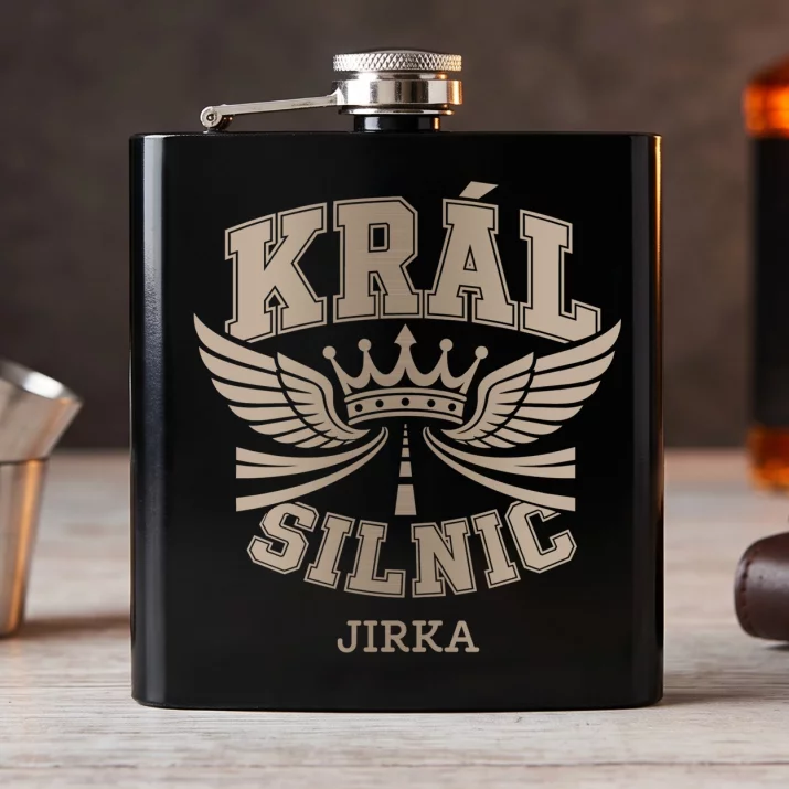 Placatka S Gravírováním Pro Řidiče Náklaďáku Dárek Pro Muže: Král Silnic Placatka S Gravírováním Pro Řidiče Náklaďáku Dárek Pro Muže: Král Silnic