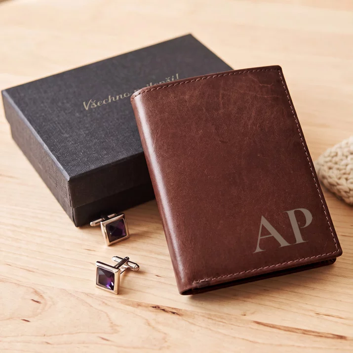 Serifové iniciály - Kožená peněženka
