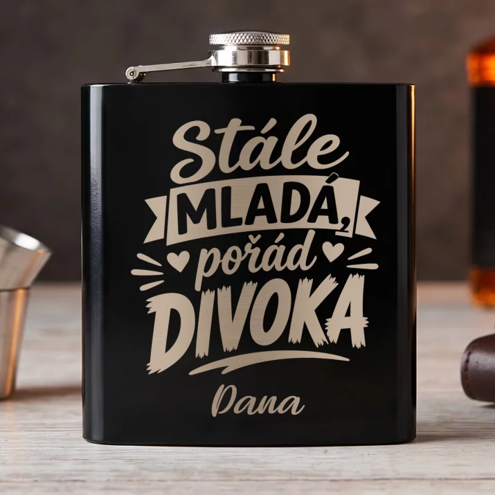 Placatka S Gravírováním Pro 22Letou Ženu Dárek K 20 Narozeninám Pro Ženu: Stále Mladá, Pořád Divoká