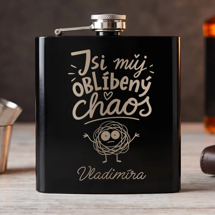 Placatka S Gravírováním Pro Nejlepší Kamarádku Dárek Pro Ženu: Jsi Můj Oblíbený Chaos Placatka S Gravírováním Pro Nejlepší Kamarádku Dárek Pro Ženu: Jsi Můj Oblíbený Chaos