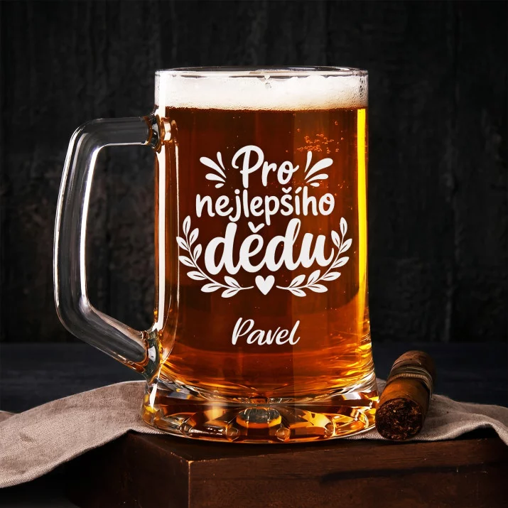 Půllitr Na Pivo Ke Dni Dědečků Dárek Pro Dědečka Muže: Veselý Chibi Děda Půllitr Na Pivo Ke Dni Dědečků Dárek Pro Dědečka Muže: Veselý Chibi Děda