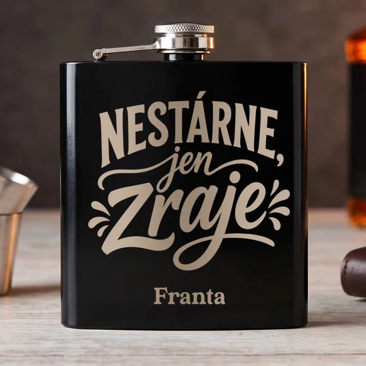 Placatka S Gravírováním Pro Muže Dárek Pro Muže: Nestárne, Jen Zraje Placatka S Gravírováním Pro Muže Dárek Pro Muže: Nestárne, Jen Zraje