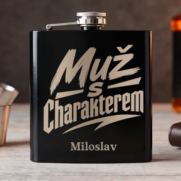 Placatka S Gravírováním K 35 Narozeninám Dárek Pro 35Letou Ženu : Muž S Charakterem Placatka S Gravírováním K 35 Narozeninám Dárek Pro 35Letou Ženu : Muž S Charakterem