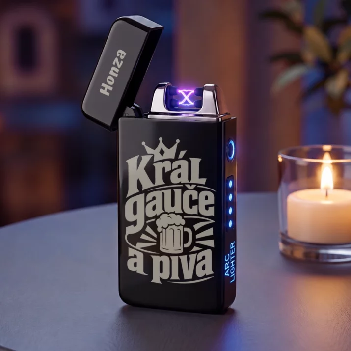 Personalizovaný Plazmový Zapalovač Na Štědrý Večer Dárek Pro Muže: Král Gauče A Piva Personalizovaný Plazmový Zapalovač Na Štědrý Večer Dárek Pro Muže: Král Gauče A Piva