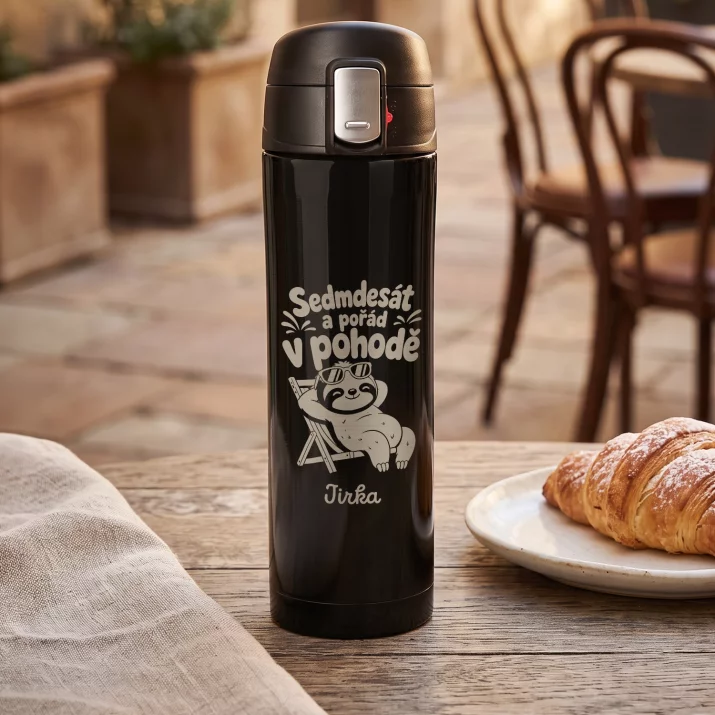 Termohrnek 440ml Pro Muže Ve 70 Letech Dárek K 70 Narozeninám Pro Muže: Sedmdesát A Pořád V