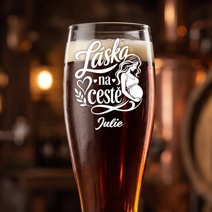 Sklenice Na Pivo S Gravírováním Pro Těhotnou Budoucí Maminku Dárek Ke Dni Matek Pro Ženu: Láska Na Cestě Sklenice Na Pivo S Gravírováním Pro Těhotnou Budoucí Maminku Dárek Ke Dni Matek Pro Ženu: Láska Na Cestě