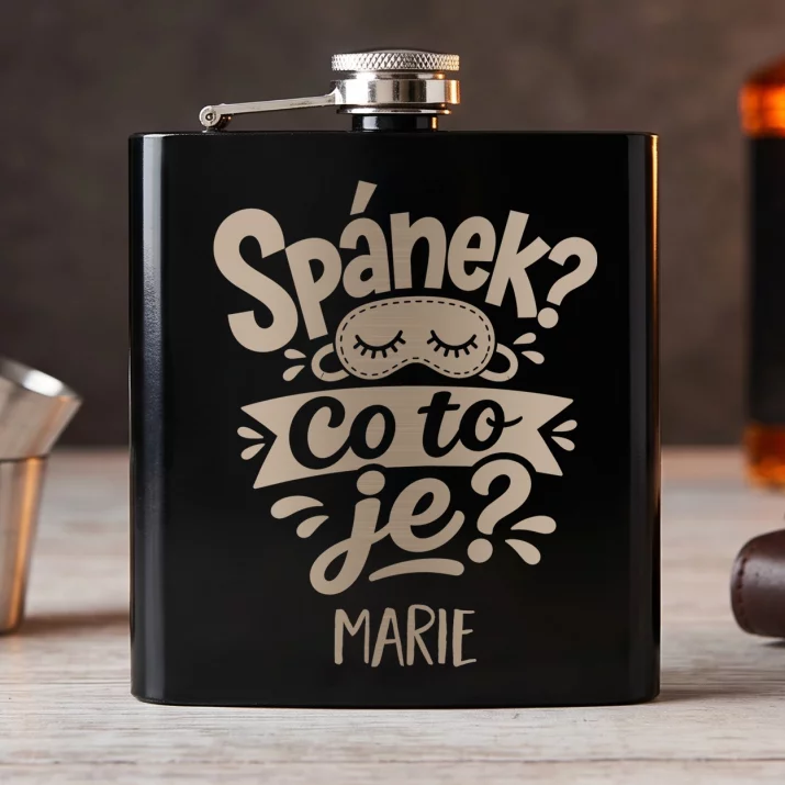 Placatka S Gravírováním Pro Novou Maminku Dárek Ke Dni Matek Pro Ženu: Spánek? Co To Je Placatka S Gravírováním Pro Novou Maminku Dárek Ke Dni Matek Pro Ženu: Spánek? Co To Je