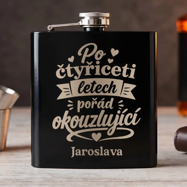 Placatka S Gravírováním K 40 Výročí Svatby Dárek Pro Ženu: Po Čtyřiceti Letech Pořád Placatka S Gravírováním K 40 Výročí Svatby Dárek Pro Ženu: Po Čtyřiceti Letech Pořád