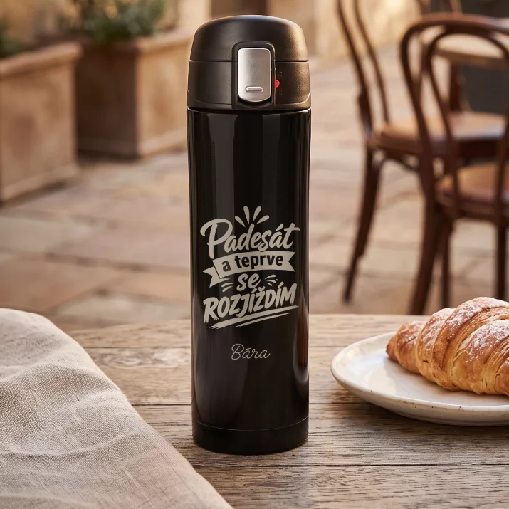 Termohrnek 440ml Ženě K 50 Narozeninám Dárek K 50 Narozeninám Pro Ženu: Padesát A Teprve Se
