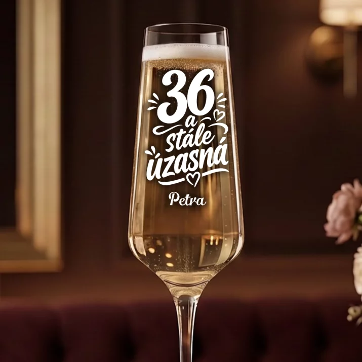 Sklenice Na Šampaňské Pro 36Letou Ženu Dárek K 35 Narozeninám Pro Ženu: 36 A Stále Úžasná Sklenice Na Šampaňské Pro 36Letou Ženu Dárek K 35 Narozeninám Pro Ženu: 36 A Stále Úžasná