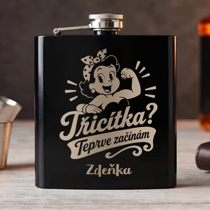 Placatka S Gravírováním Pro 30Letou Ženu Dárek K 30 Narozeninám Pro Ženu: Třicítka? Teprve Začínám Placatka S Gravírováním Pro 30Letou Ženu Dárek K 30 Narozeninám Pro Ženu: Třicítka? Teprve Začínám