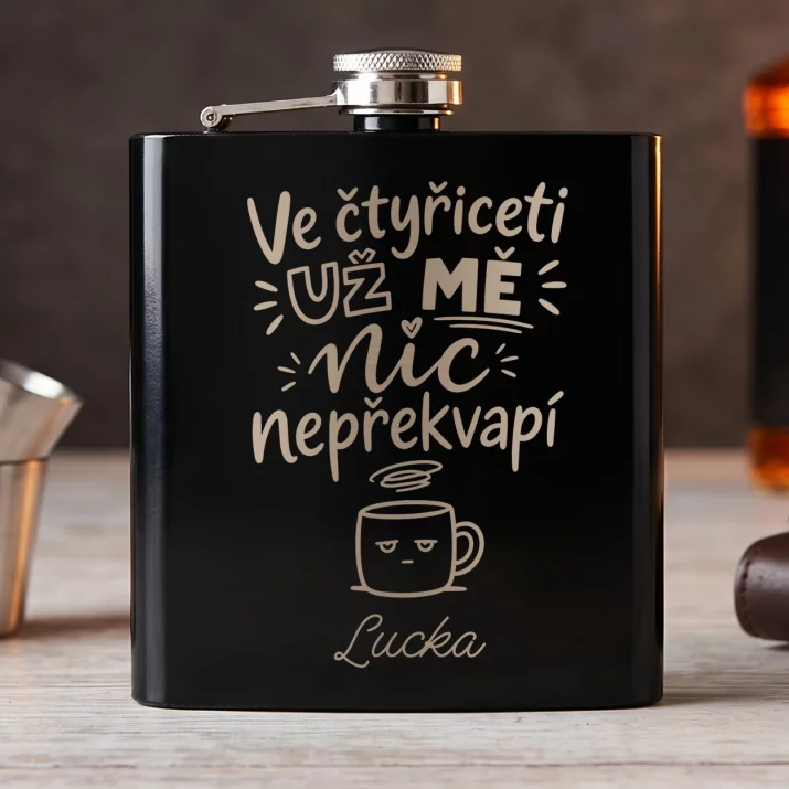 Placatka S Gravírováním Pro Ženu Ve 40 Letech Dárek K 40 Narozeninám Pro Ženu: Ve Čtyřiceti Už Mě Nic Placatka S Gravírováním Pro Ženu Ve 40 Letech Dárek K 40 Narozeninám Pro Ženu: Ve Čtyřiceti Už Mě Nic