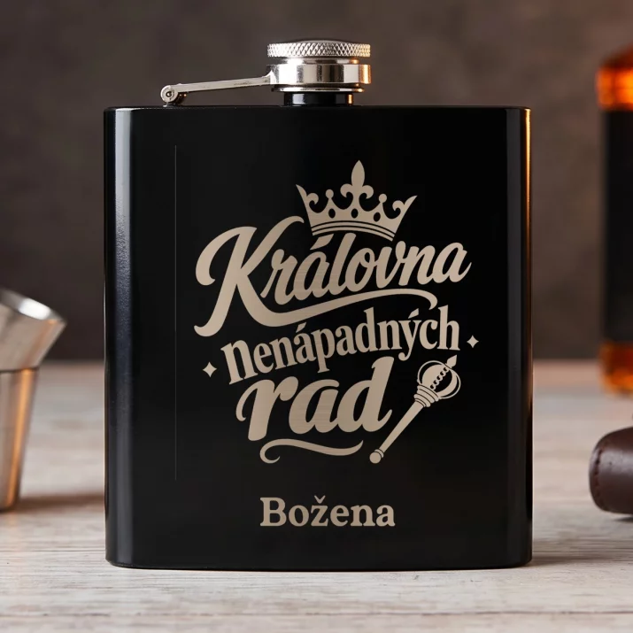 Placatka S Gravírováním Pro Tchyni Dárek Ke Dni Matek Pro Ženu: Královna Nenápadných Rad Placatka S Gravírováním Pro Tchyni Dárek Ke Dni Matek Pro Ženu: Královna Nenápadných Rad