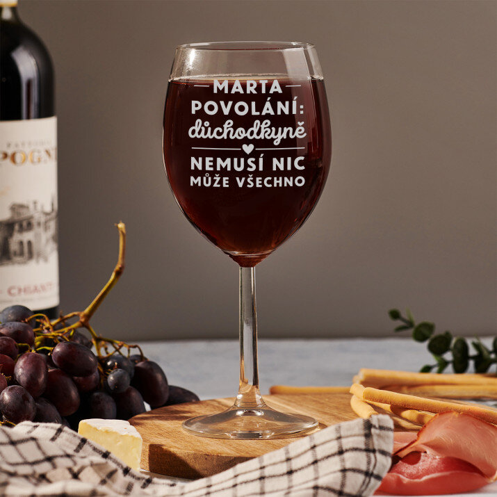 důchodkyně - Gravírovaná sklenice na víno
