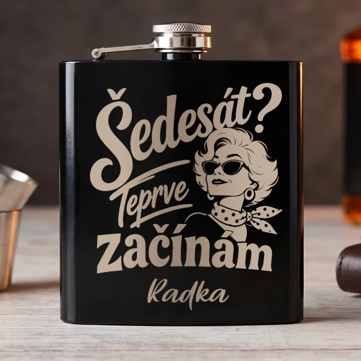 Placatka S Gravírováním Pro Ženu K 60 Narozeninám Dárek Pro 60Letou Ženu : Šedesát? Teprve Začínám