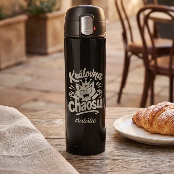Termohrnek 440ml Pro Ni Dárek K Valentýnu Pro Ženu: Královna Chaosu