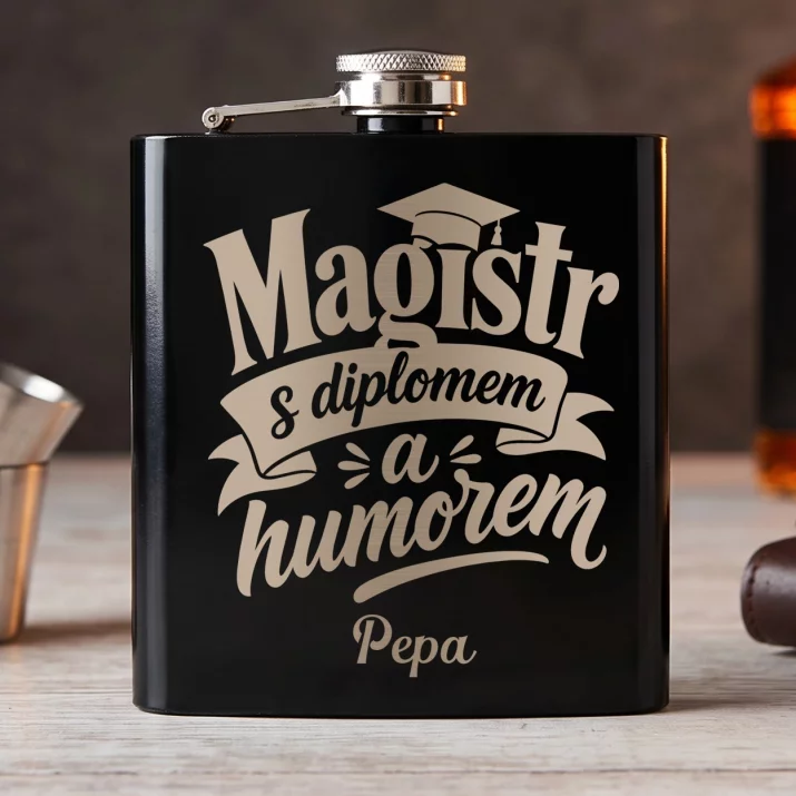 Placatka S Gravírováním Pro Magistra Dárek Pro Muže: Magistr S Diplomem A Placatka S Gravírováním Pro Magistra Dárek Pro Muže: Magistr S Diplomem A