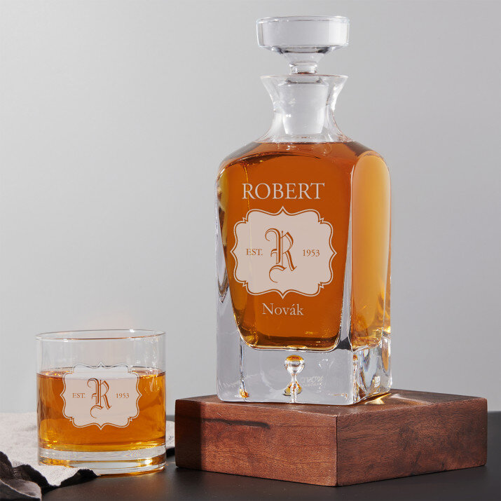 Iniciála - Skleněná karafa na whisky + sklenice Iniciála - Skleněná karafa na whisky + sklenice