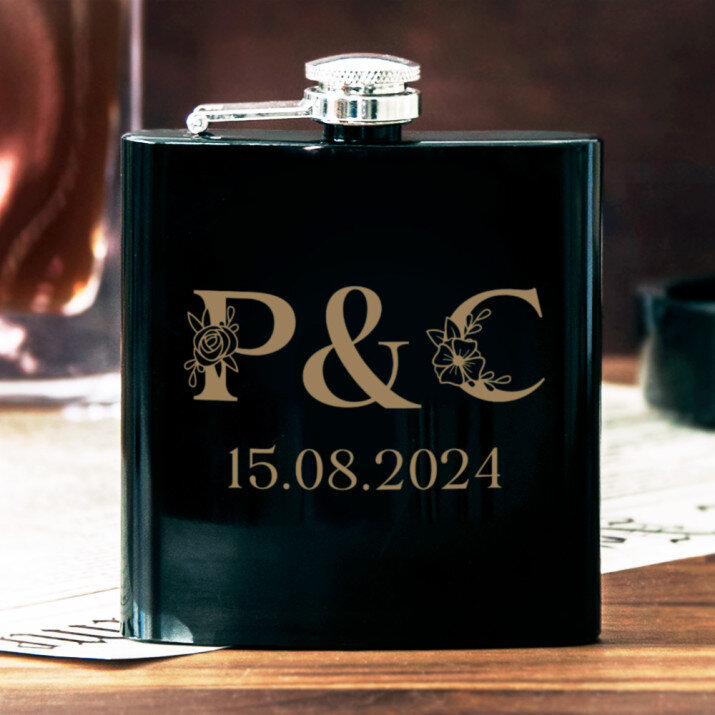 Iniciály pro pár květiny - Placatka s gravírováním