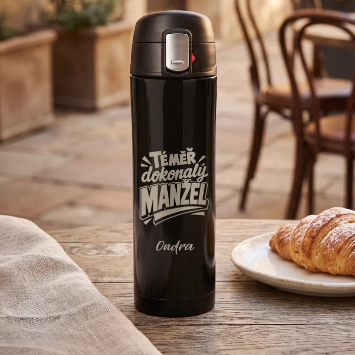 Termohrnek 440ml K 25 Letům Manželství Dárek Pro Muže: Téměř Dokonalý Manžel