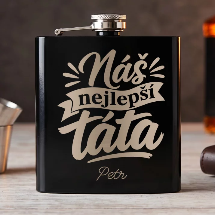 Placatka S Gravírováním Ke Dni Otců Dárek Pro Tatínka Muže: Náš Nejlepší Táta Placatka S Gravírováním Ke Dni Otců Dárek Pro Tatínka Muže: Náš Nejlepší Táta