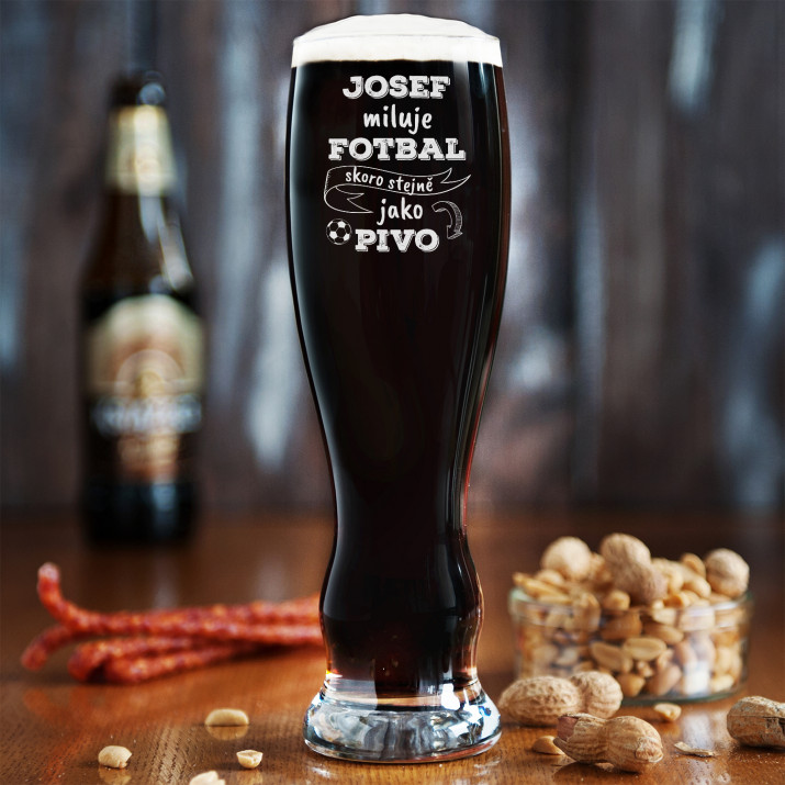 Miluje fotbal – Gravírovaná Sklenice na pivo