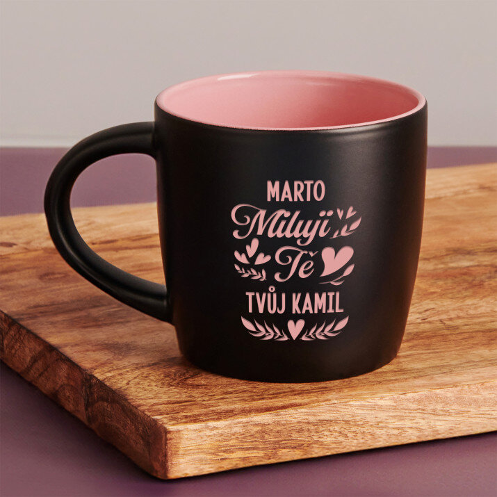 Miluji tě listy - Černý keramický hrnek Miluji tě listy - Černý keramický hrnek