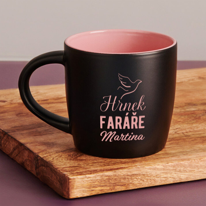 Hrnek faráře - Černý keramický hrnek Hrnek faráře - Černý keramický hrnek