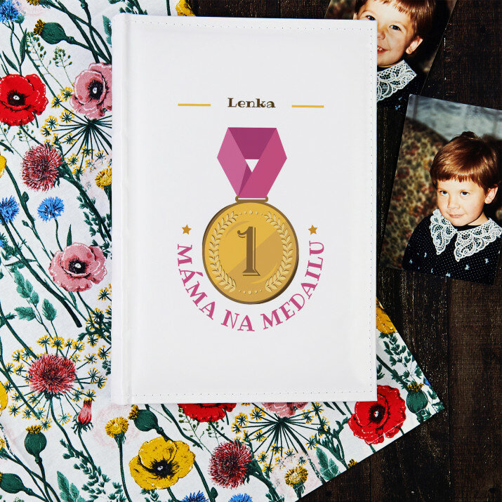 Máma na medailu - Personalizované fotoalbum