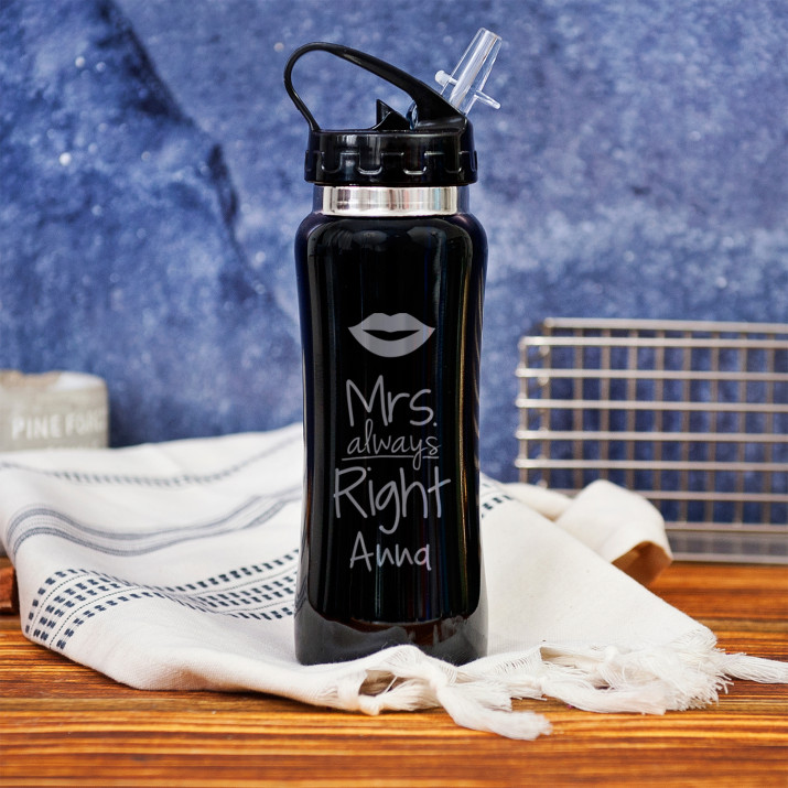 Mrs Always Right – Ocelová láhev na vodu s gravírováním