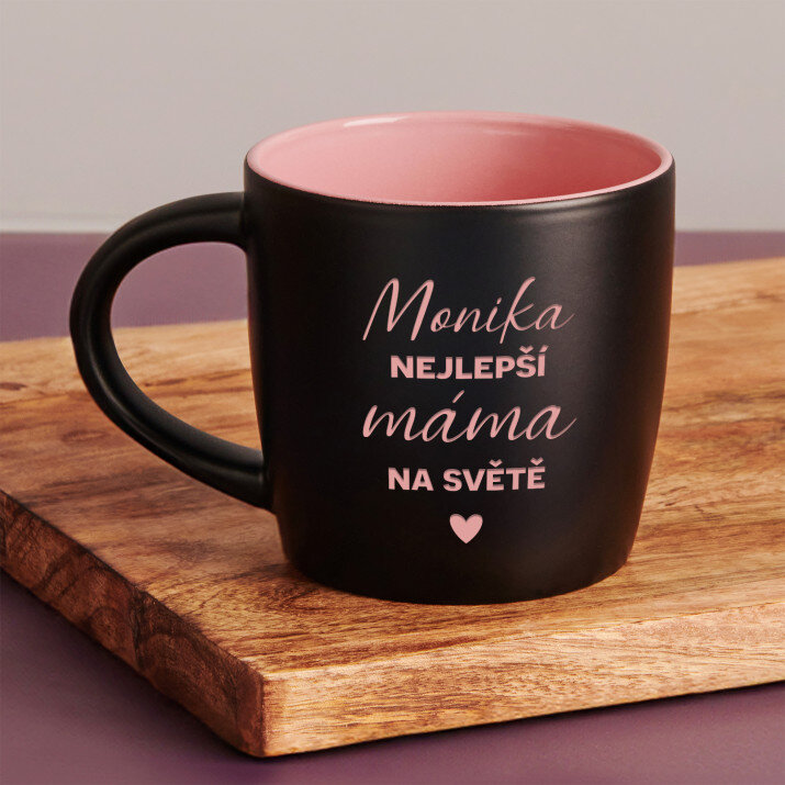Nejlepší máma na světě - Černý keramický hrnek Nejlepší máma na světě - Černý keramický hrnek