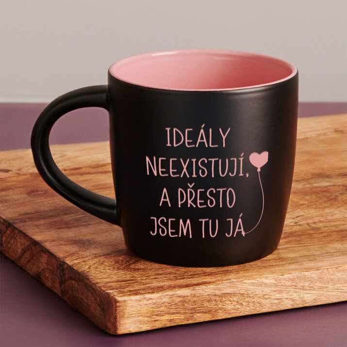 Ideály neexistují - Černý keramický hrnek Ideály neexistují - Černý keramický hrnek