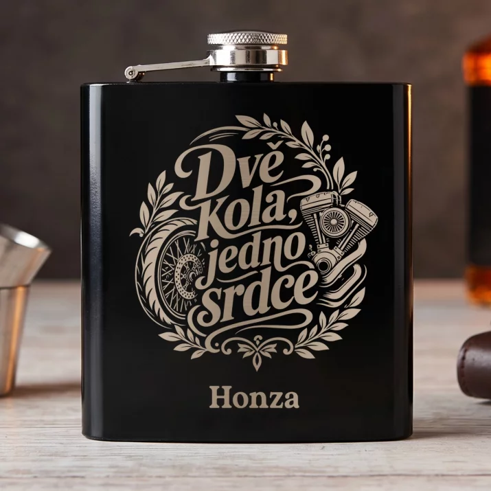 Placatka S Gravírováním Pro Motorkáře Dárek Pro Muže: Dvě Kola, Jedno Srdce
