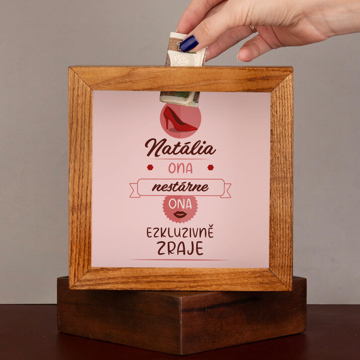 Ona nestárne - Dřevěné prasátko