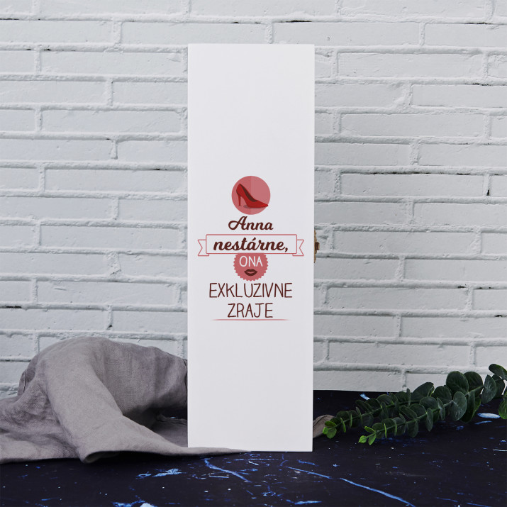 Ona nestárne - Dřevěná krabička na alkohol