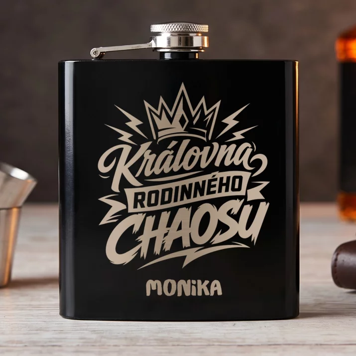 Placatka S Gravírováním Mamince K 50 Narozeninám Dárek K 50 Narozeninám Pro Ženu: Královna Rodinného Chaosu Placatka S Gravírováním Mamince K 50 Narozeninám Dárek K 50 Narozeninám Pro Ženu: Královna Rodinného Chaosu