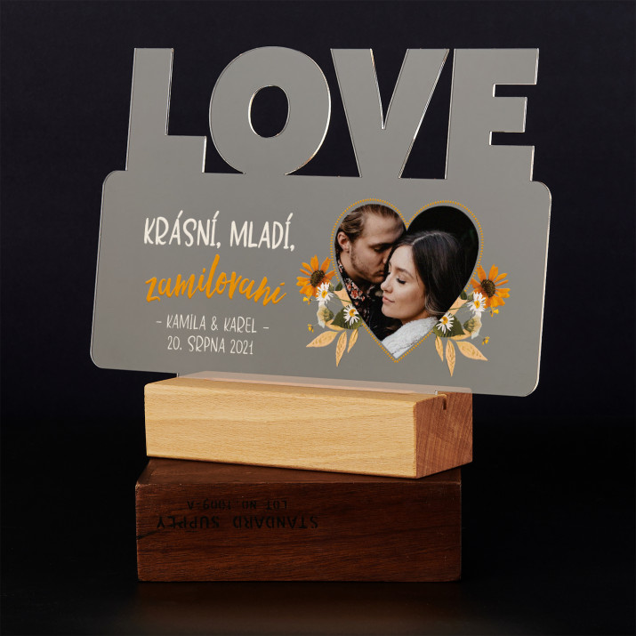 Krásní, mladí, zamilovani - Tisk na akrylovém skle LOVE