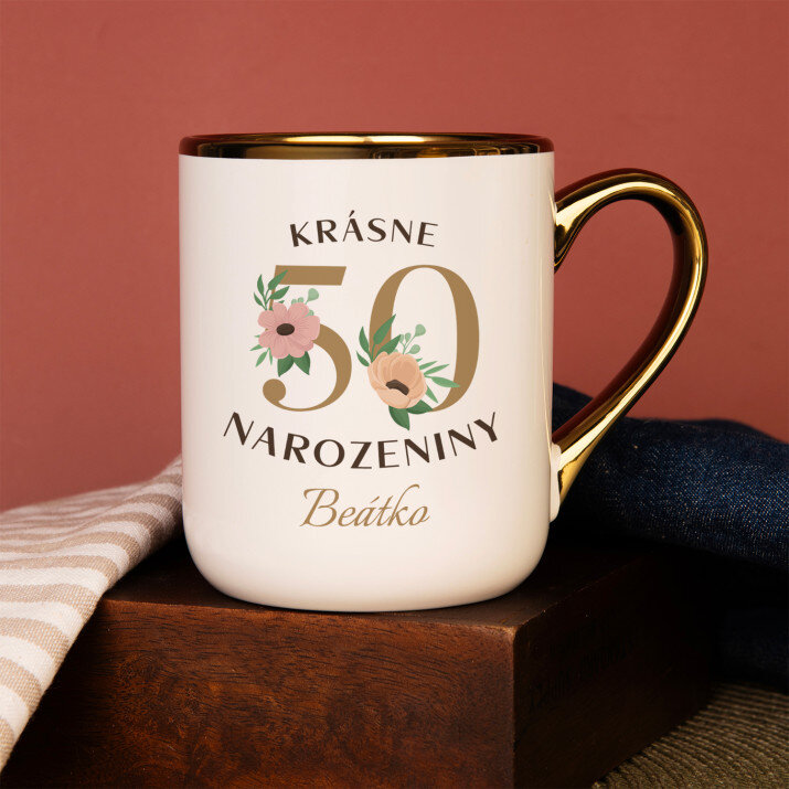 Krásné 50. Narozeniny květiny - Keramický hrnek se zlatým okrajem Krásné 50. Narozeniny květiny - Keramický hrnek se zlatým okrajem