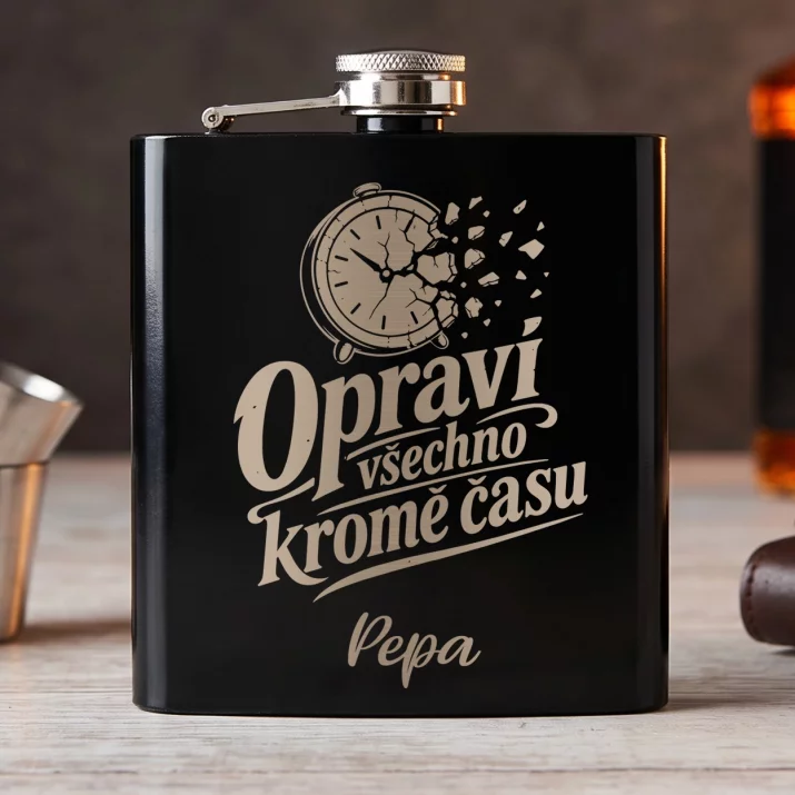 Placatka S Gravírováním Pro Domácího Kutila Dárek Pro Muže: Opraví Všechno Kromě Času Placatka S Gravírováním Pro Domácího Kutila Dárek Pro Muže: Opraví Všechno Kromě Času
