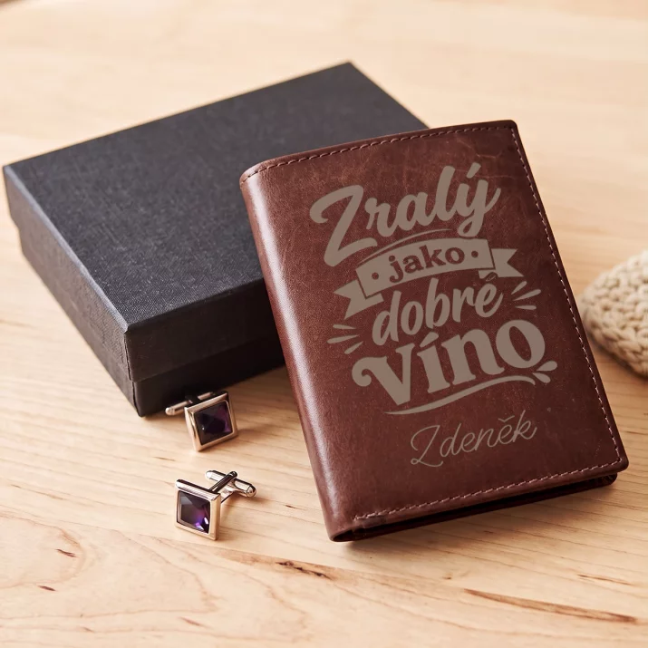 Personalizovaná Kožená Peněženka K 50 Narozeninám Dárek Pro 50Letého Muže : Zralý Jako Dobré Víno Personalizovaná Kožená Peněženka K 50 Narozeninám Dárek Pro 50Letého Muže : Zralý Jako Dobré Víno