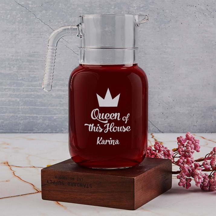 Queen of this house - Džbán skleněný