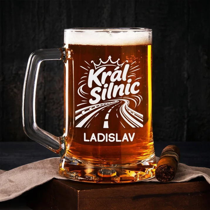 Půllitr Na Pivo Pro Profesionálního Řidiče Dárek Pro Muže: Emblém Řidičské Hrdosti Půllitr Na Pivo Pro Profesionálního Řidiče Dárek Pro Muže: Emblém Řidičské Hrdosti