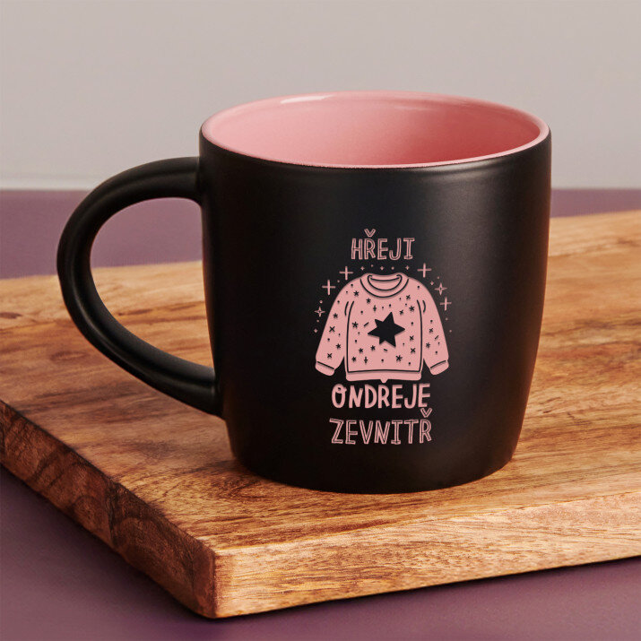 Hřeji zevnitř - Černý keramický hrnek Hřeji zevnitř - Černý keramický hrnek