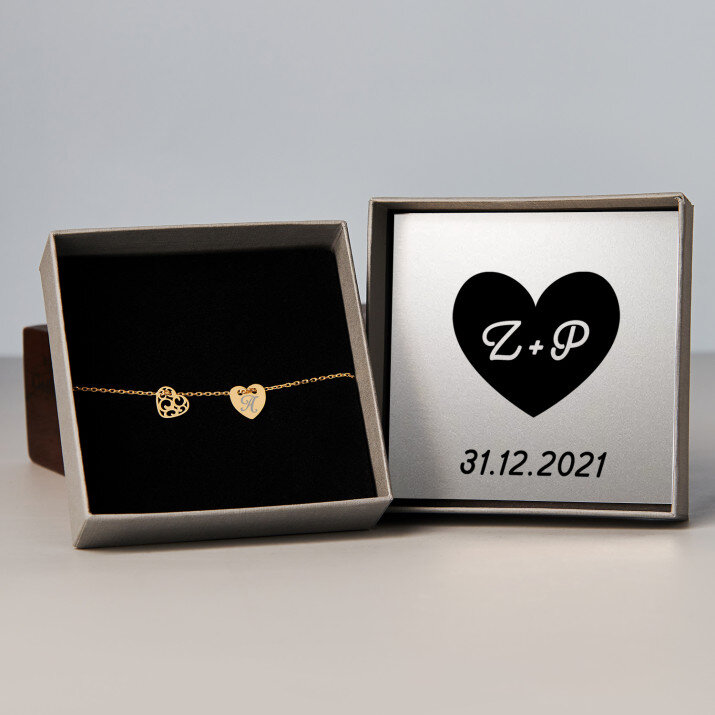 Srdce + datum - Pozlacený náramek se dvěma srdíčky