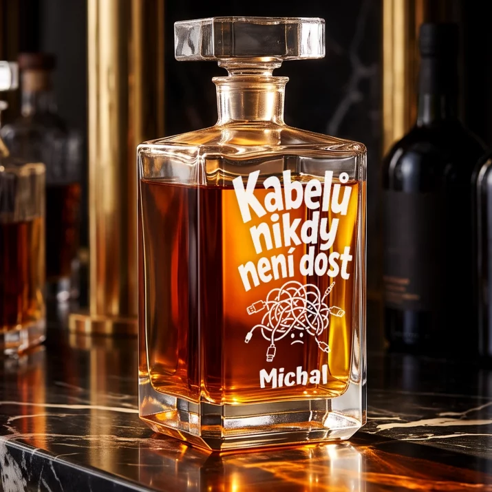 Personalizovaná Karafa Na Whisky Pro Milovníka Gadgetů Dárek Pro Muže: Kabelů Nikdy Není Dost Personalizovaná Karafa Na Whisky Pro Milovníka Gadgetů Dárek Pro Muže: Kabelů Nikdy Není Dost