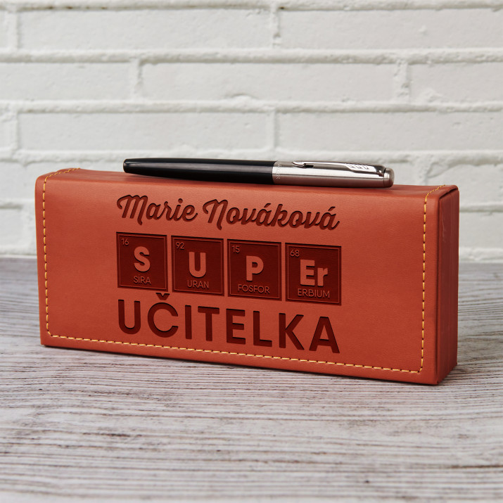 Super učitelka - Pero Parker v koženém pouzdře