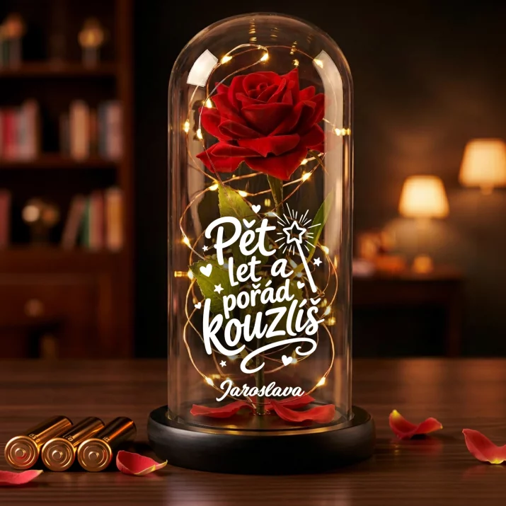 Věčná Růže Pod Skleněnou Kopulí K 5 Výročí Svatby Dárek Pro Ženu: Pět Let A Pořád Kouzlíš