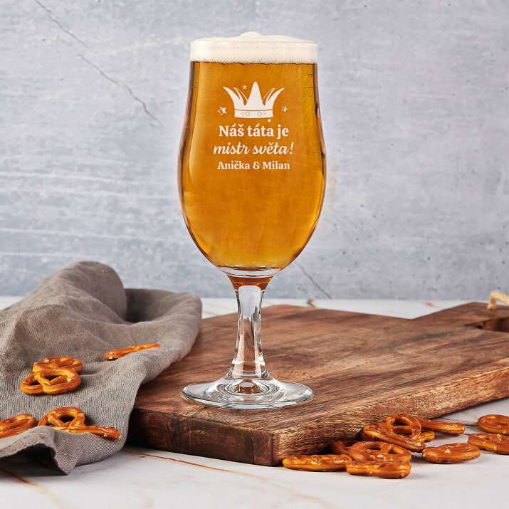 Táta mistr světa – Sklenice na pivo na stopce
